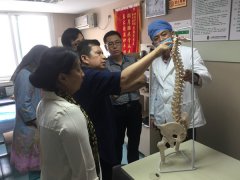 中国中医药报图片新闻：印尼医学针灸专科医生协会组团到北京黄枢微创骨伤中